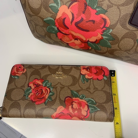 Coach Logo Floral matching wallet set / tote bag - Picture 12 of 16